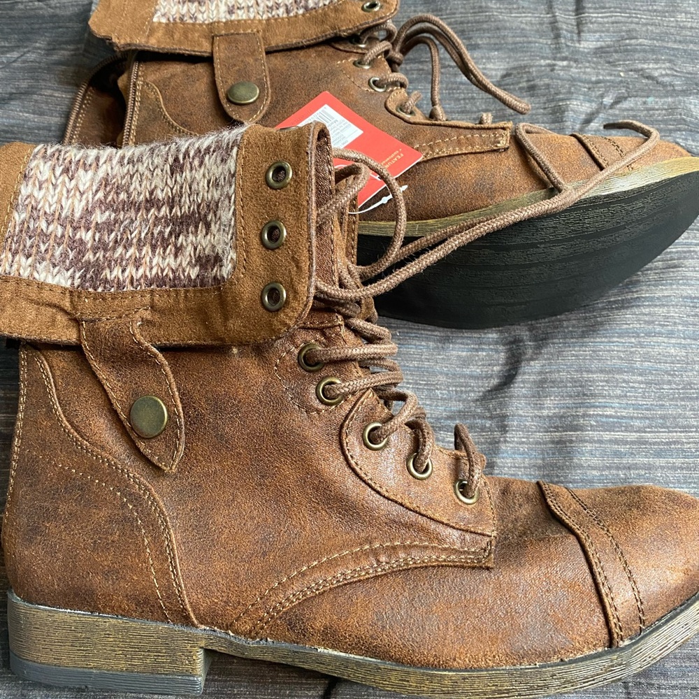 Women’s size 8.5 cognac brown boots
